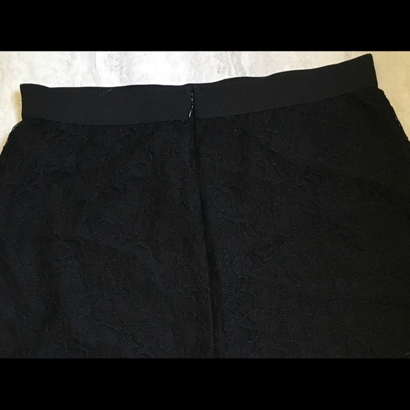 Black lace skirt - Picture 3 of 5